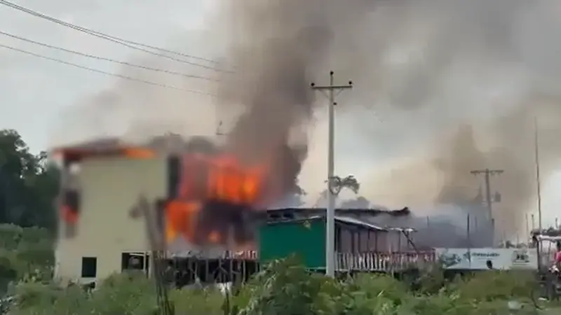 কক্সবাজারের ইনানীতে রিসোর্টে আগুন, ৫ জনের মৃত্যু