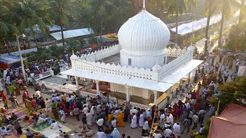 কুষ্টিয়ায় লালন আখড়া বাড়িতে পেট্রোল বোমা সাদৃশ্য বস্তু উদ্ধার
