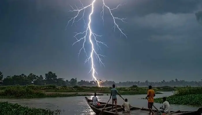পাবনায় বজ্রপাতে ৬ জনের মৃত্যু
