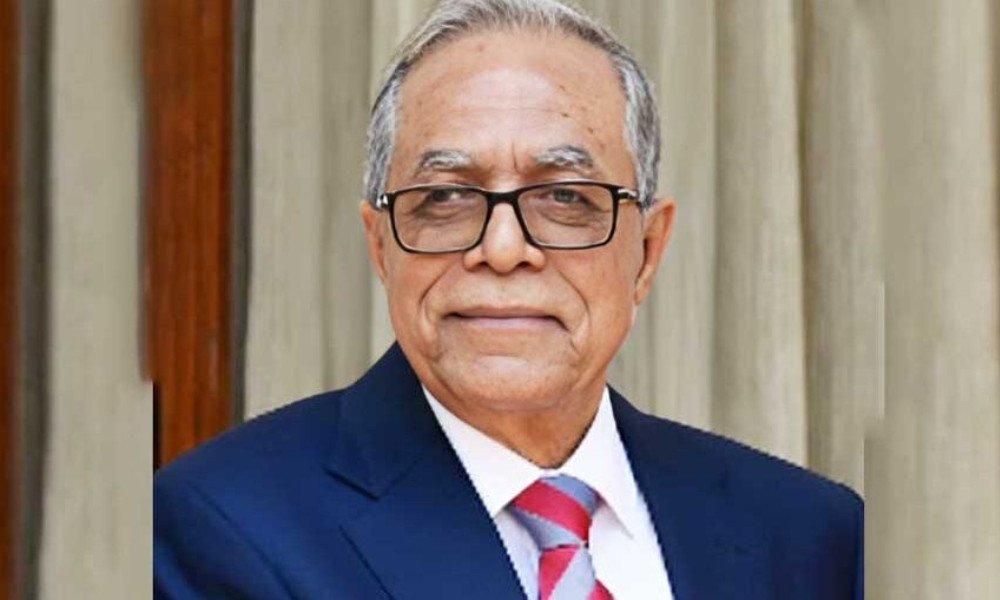 মধ্যরাতে দেশে ফিরলেন সাবেক রাষ্ট্রপতি আব্দুল হামিদ