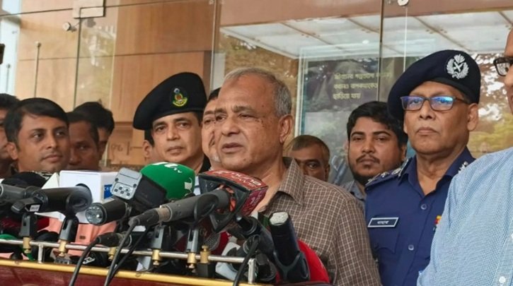 আইনশৃঙ্খলা পরিস্থিতি কিছুটা খারাপ হয়েছে: স্বরাষ্ট্র উপদেষ্টা