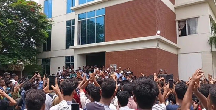 ‘মাইলস্টোন শিক্ষার্থীদের ৬ দফা দাবি মেনে নেওয়া হয়েছে’