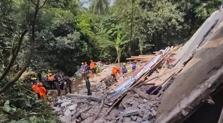 ইন্দোনেশিয়ায় ঈদে মিলাদুন্নবীর অনুষ্ঠান চলাকালে ভবন ধস, নিহত ৩