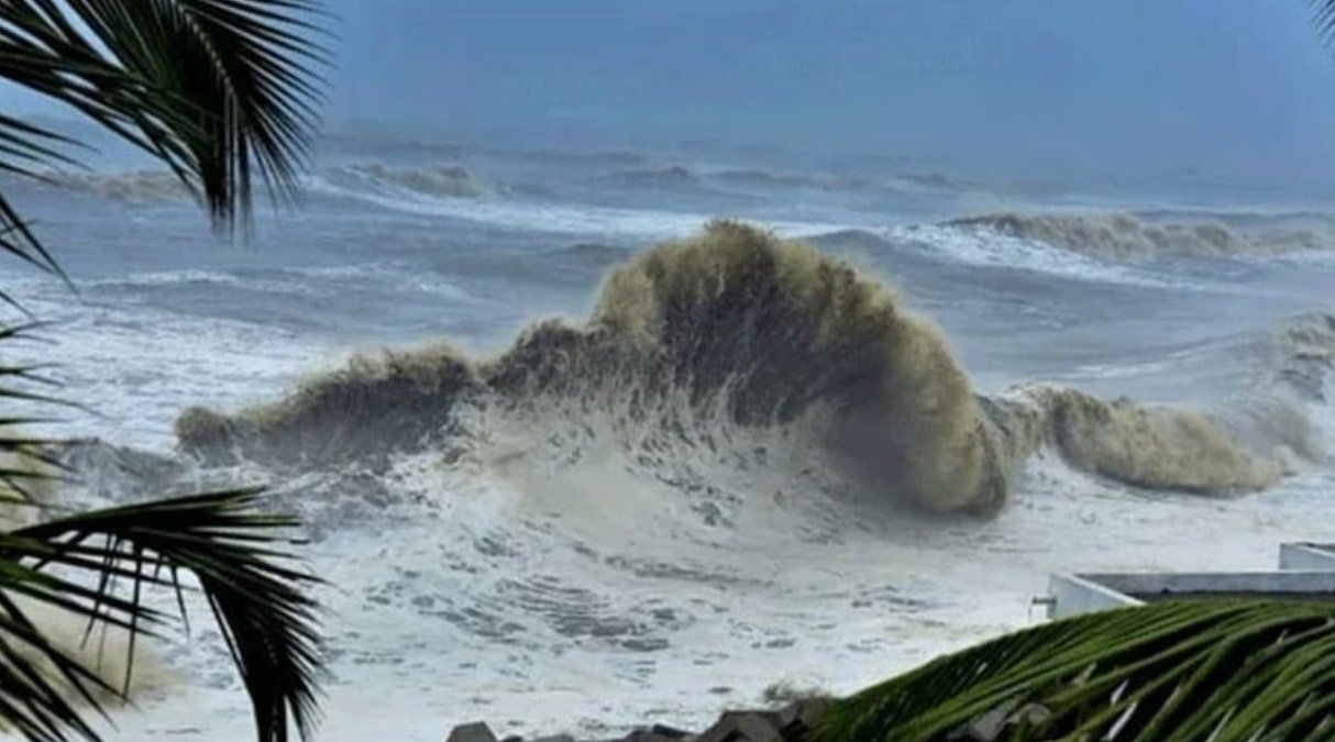 ১৫ জেলায় জলোচ্ছ্বাসের শঙ্কা
